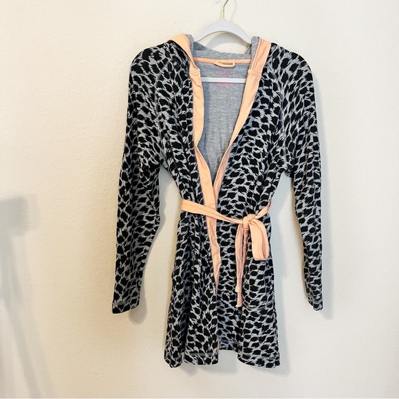 Xhilaration Intimates & Sleepwear Xhilaration Animal Print Robe